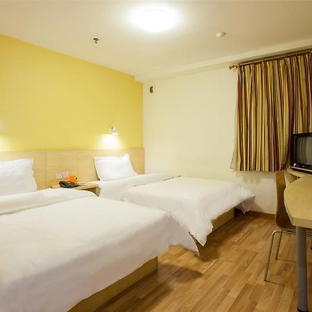 7Days Inn Guangzhou Tianhe Tianpingjia Subway Station Екстериор снимка