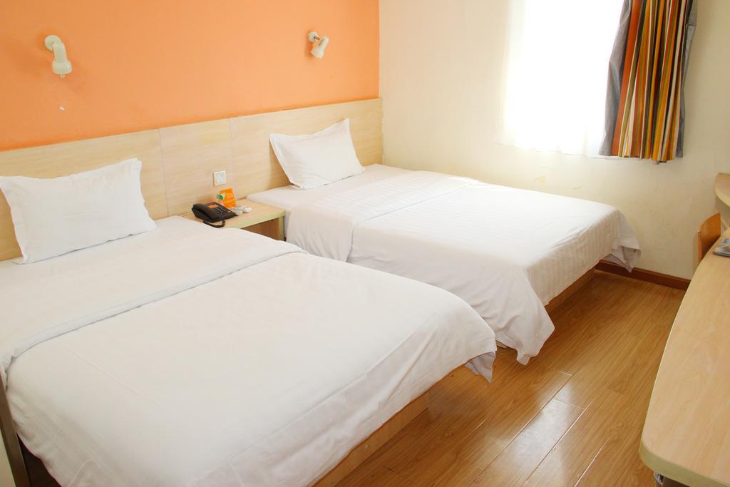 7Days Inn Guangzhou Tianhe Tianpingjia Subway Station Стая снимка