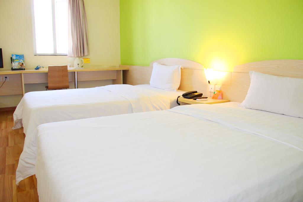 7Days Inn Guangzhou Tianhe Tianpingjia Subway Station Стая снимка